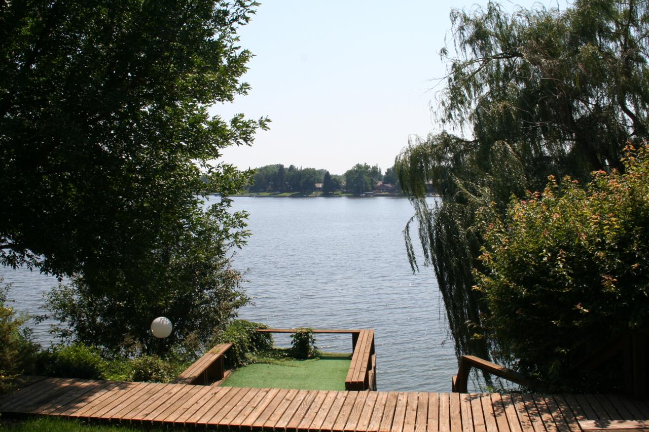 112 N HARMON DR