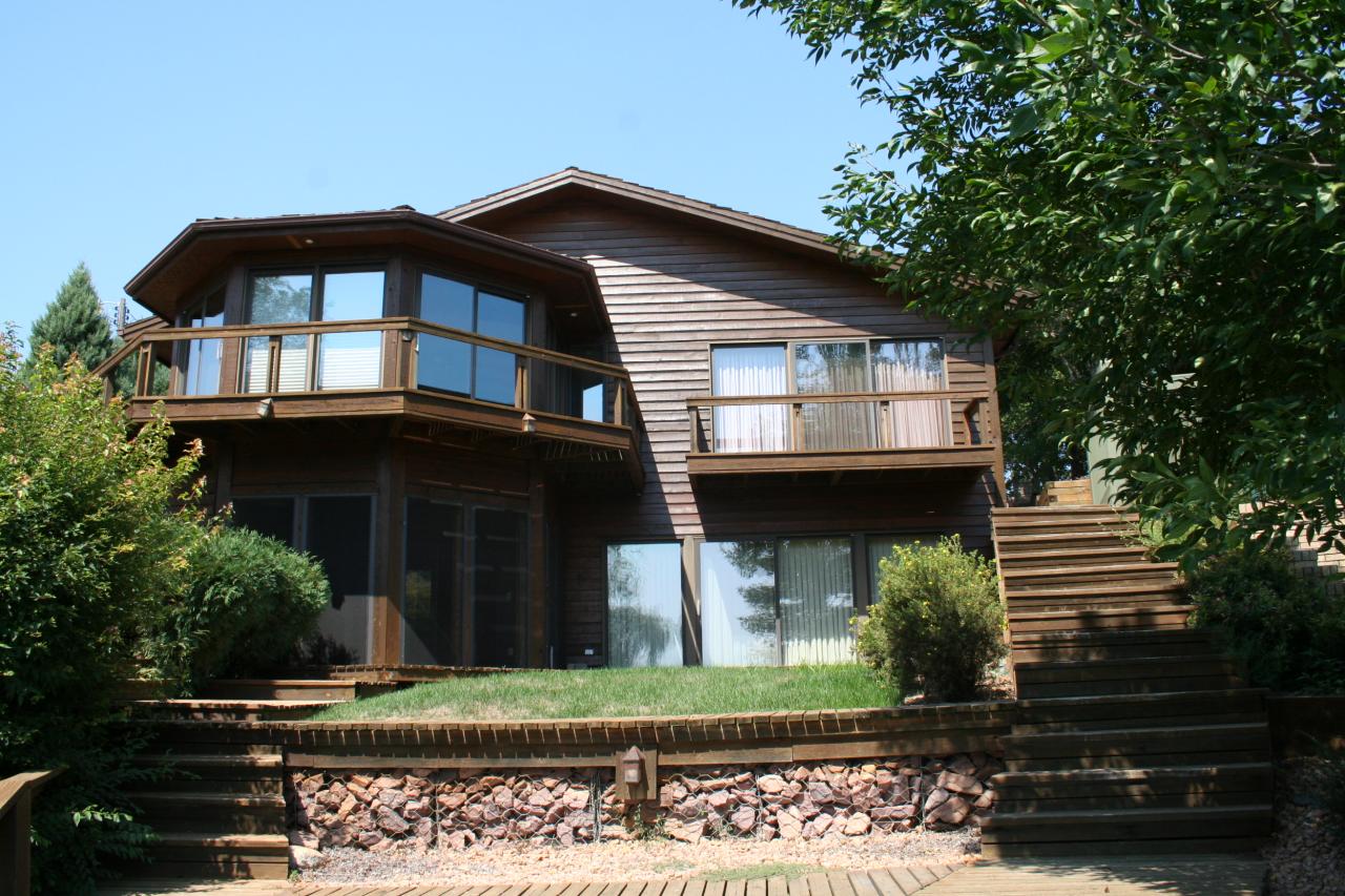 112 N HARMON DR