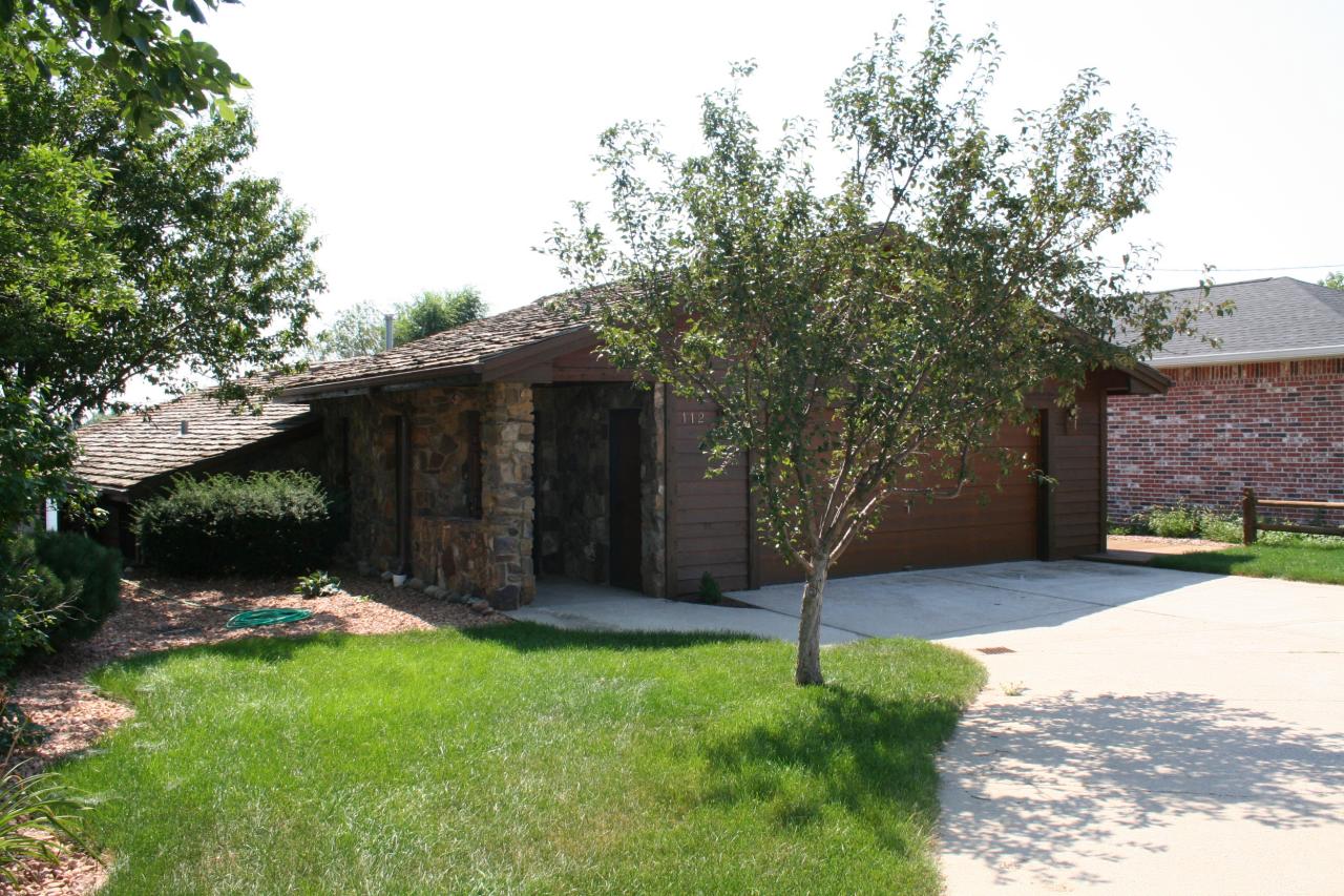 112 N HARMON DR