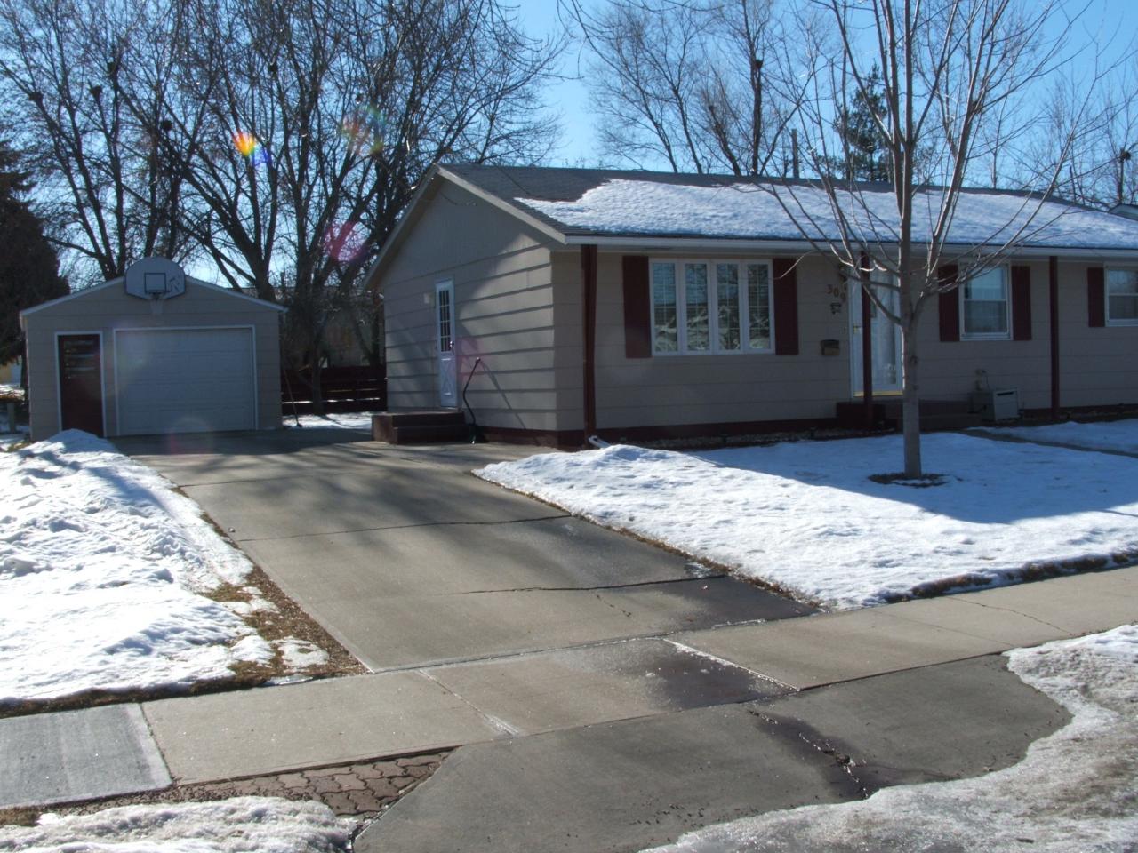 309 E 15th