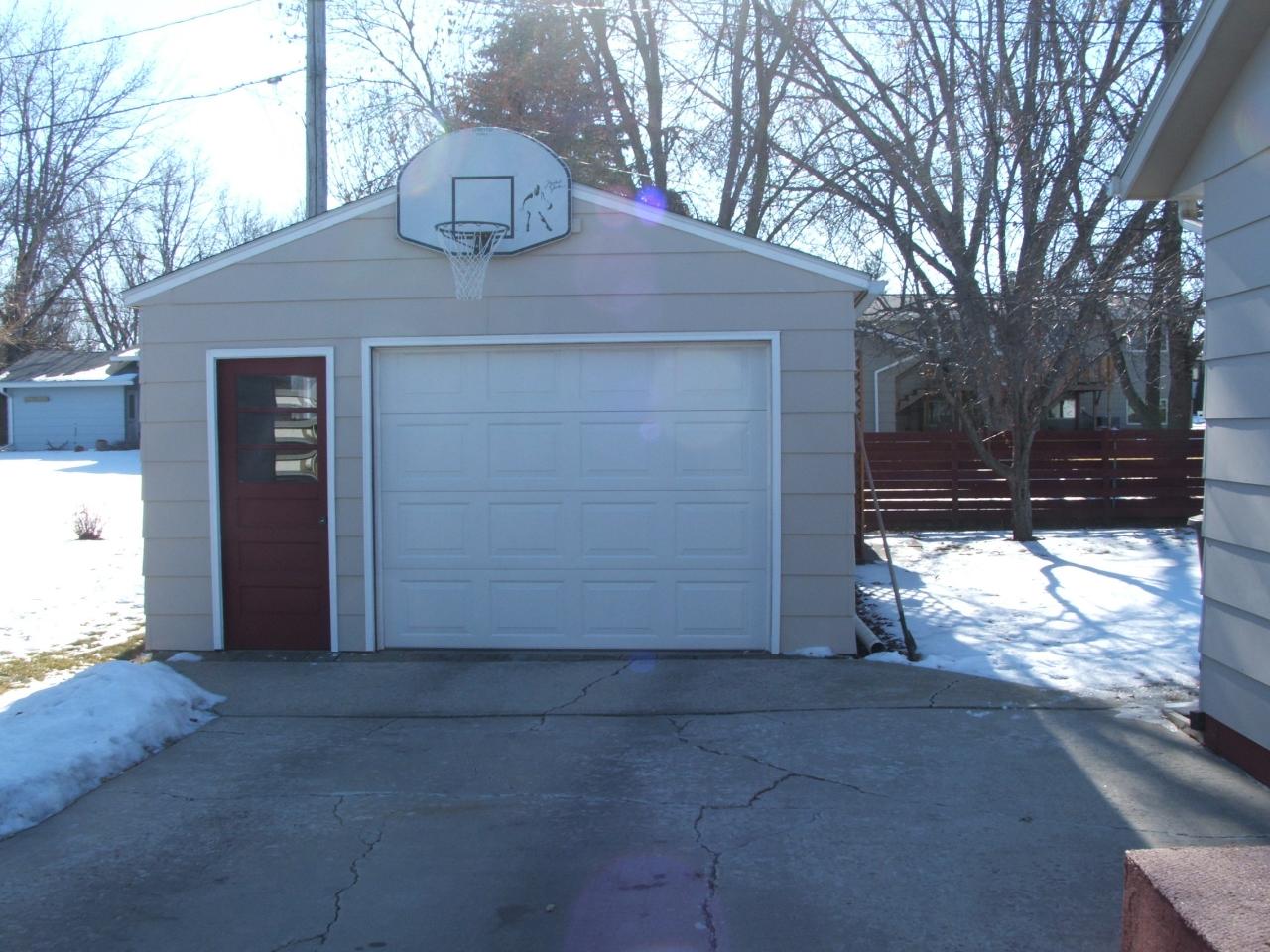 309 E 15th