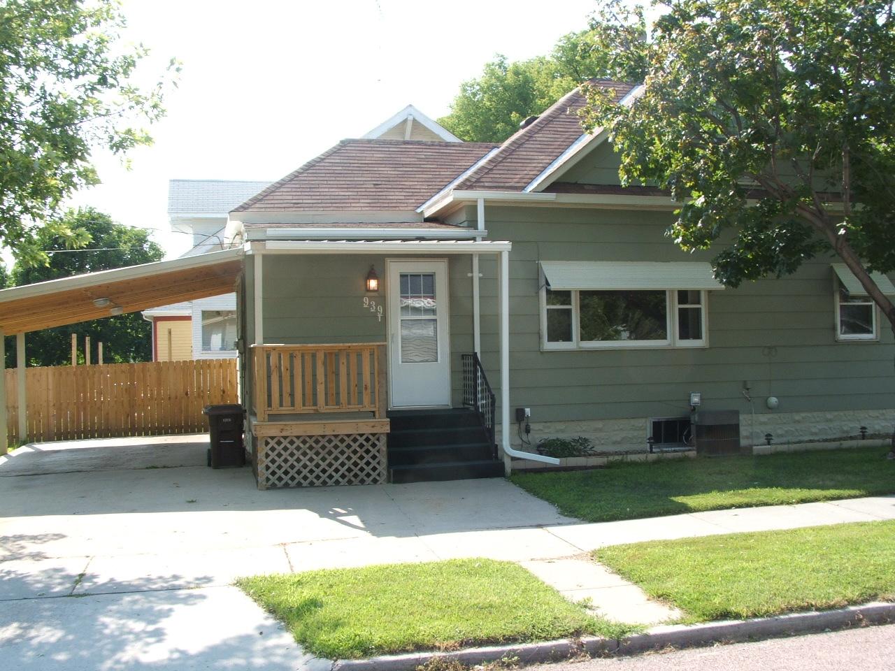 939 E 3rd