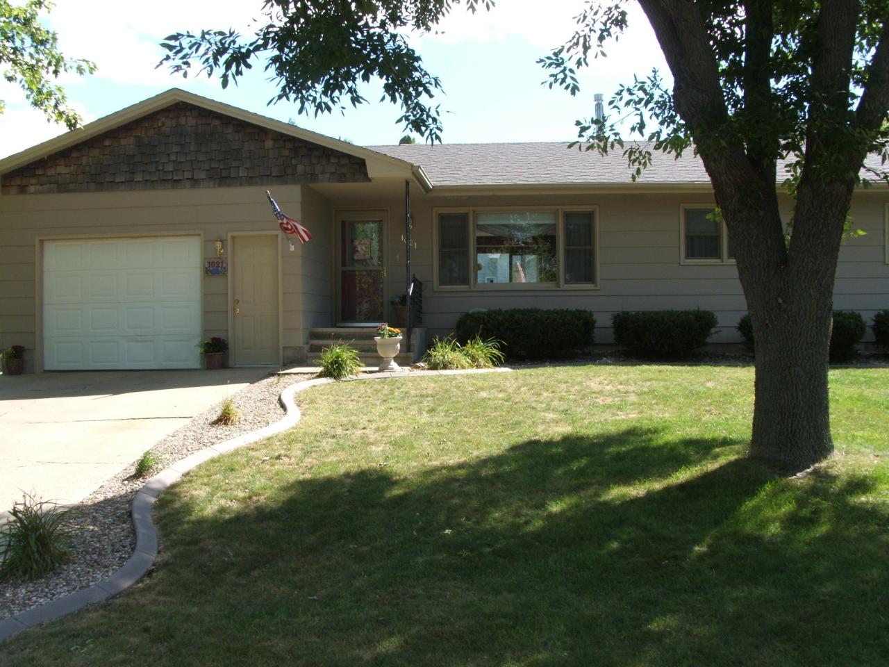 1021 Hanson