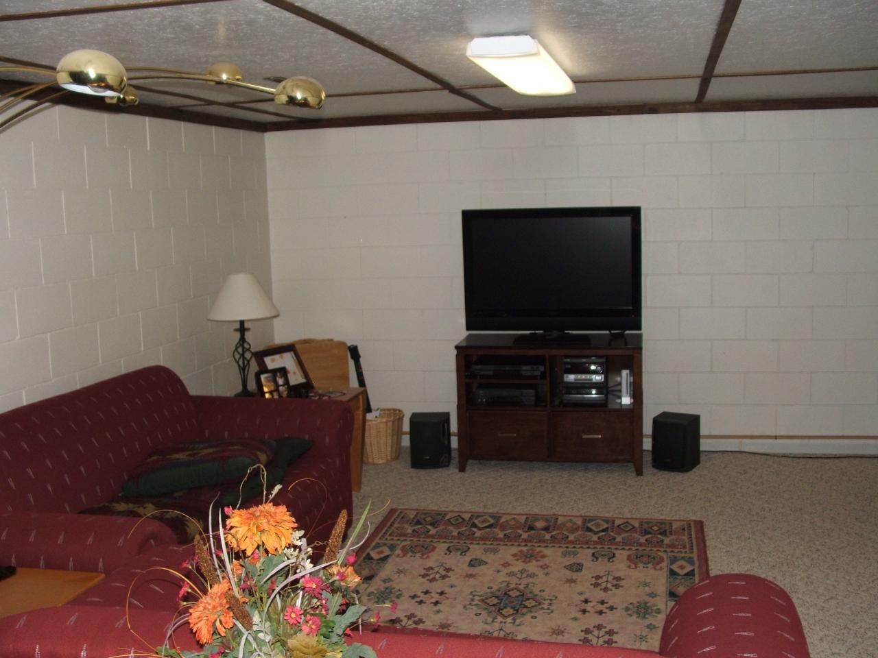 1021 Hanson