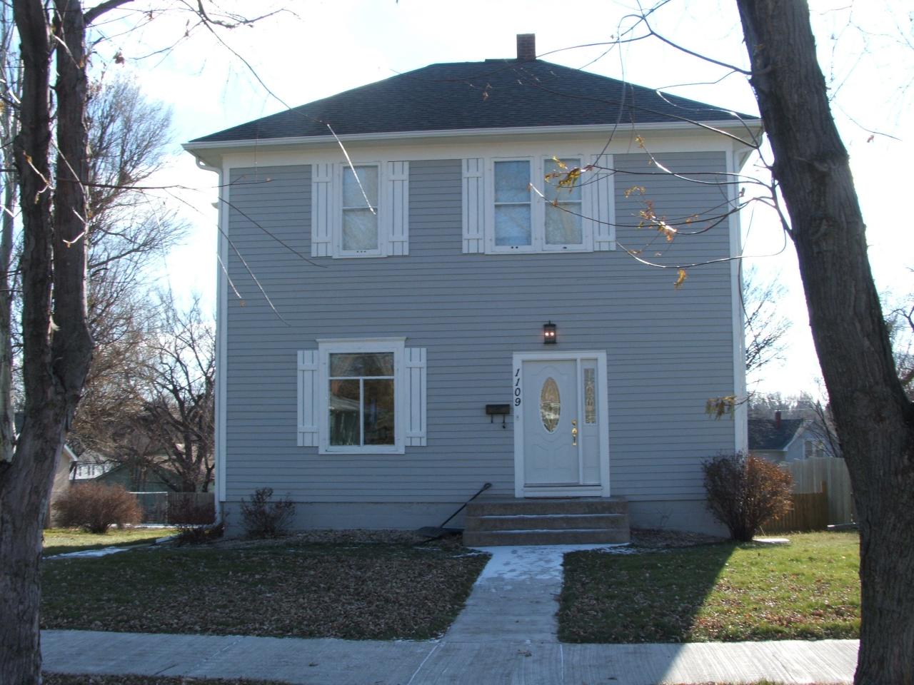 1109 W 4th