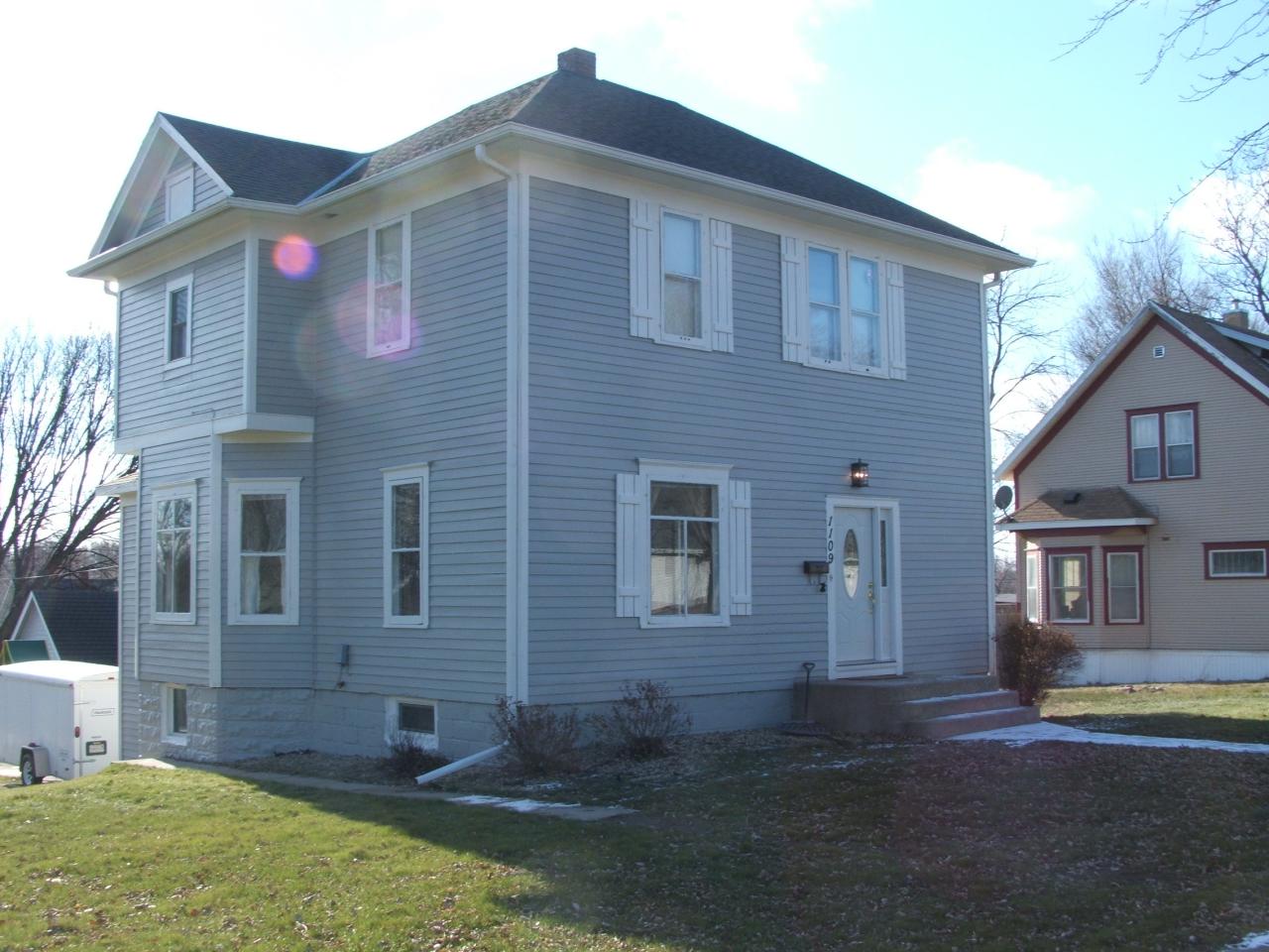 1109 W 4th