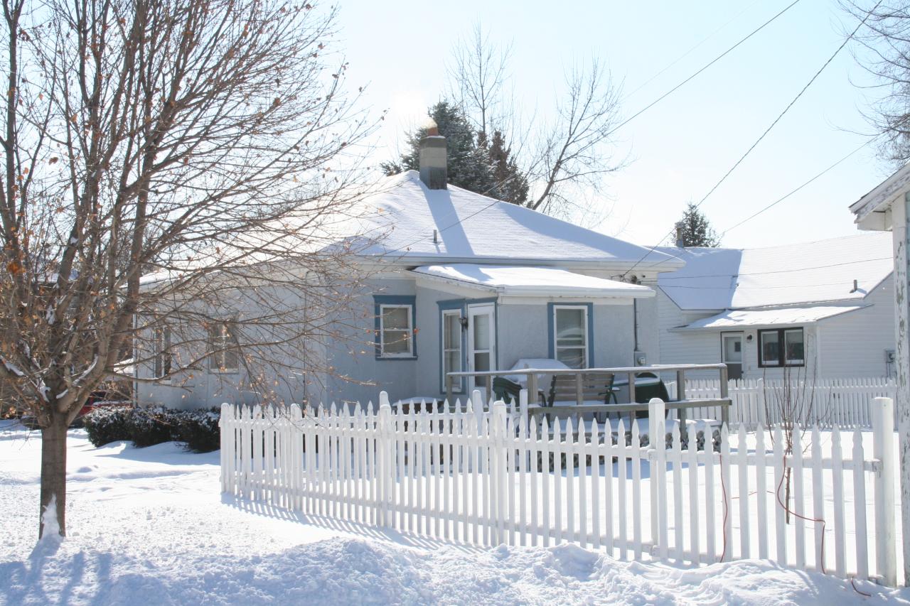 1120 E 2ND AVE
