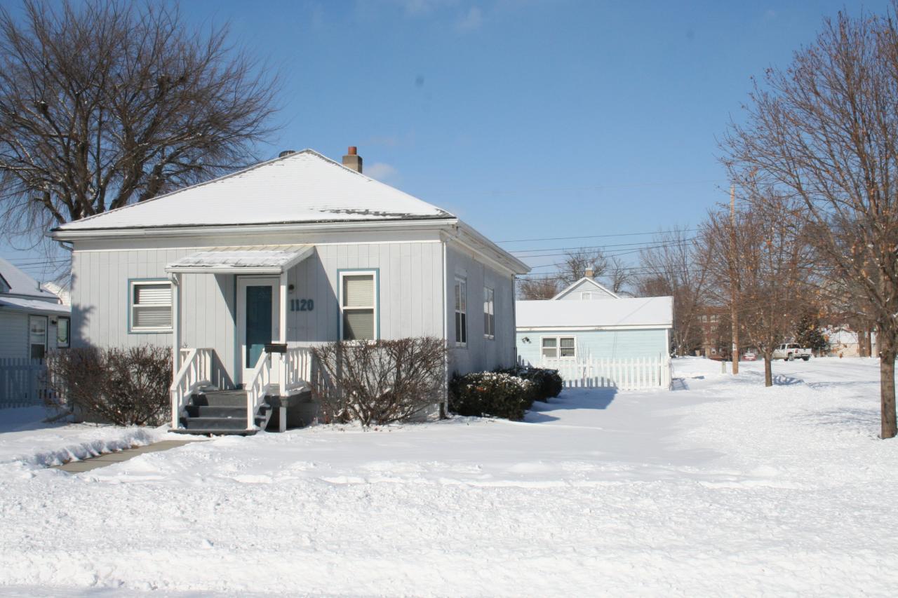1120 E 2ND AVE