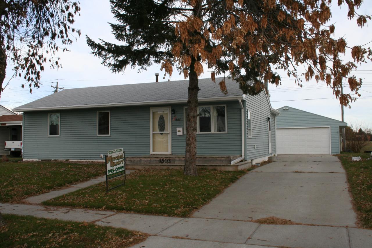 1502 BRIDLE DR