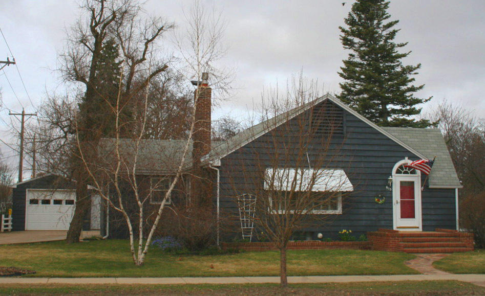 615 N BURR St