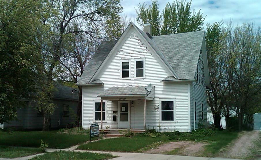 808 E 1st Ave