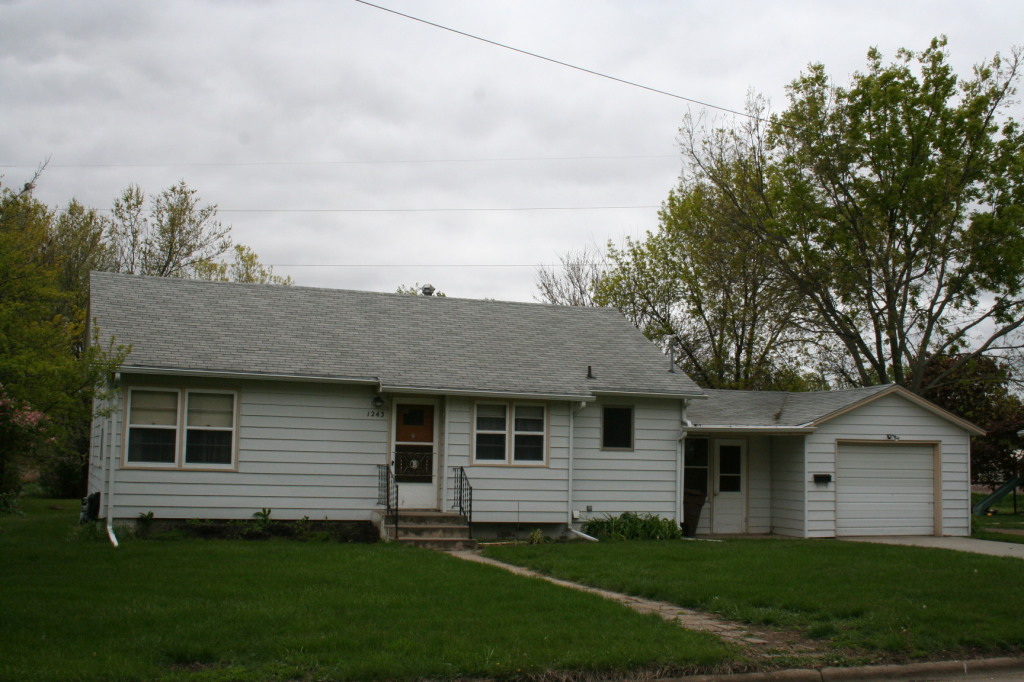 1243 W 3rd Ave