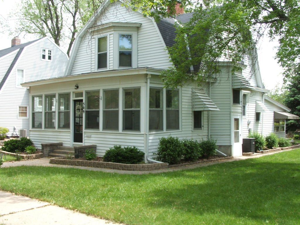 509 E 6TH Ave