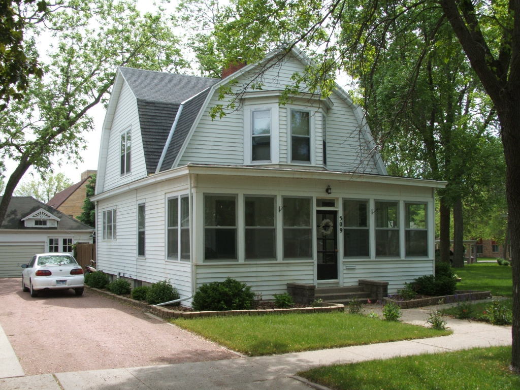 509 E 6TH Ave