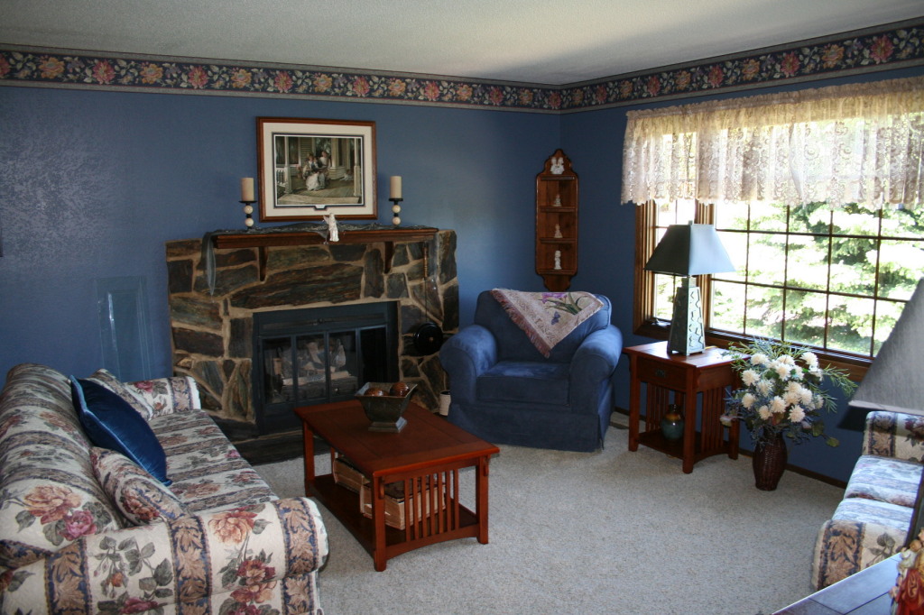 1125 CHALKSTONE Dr