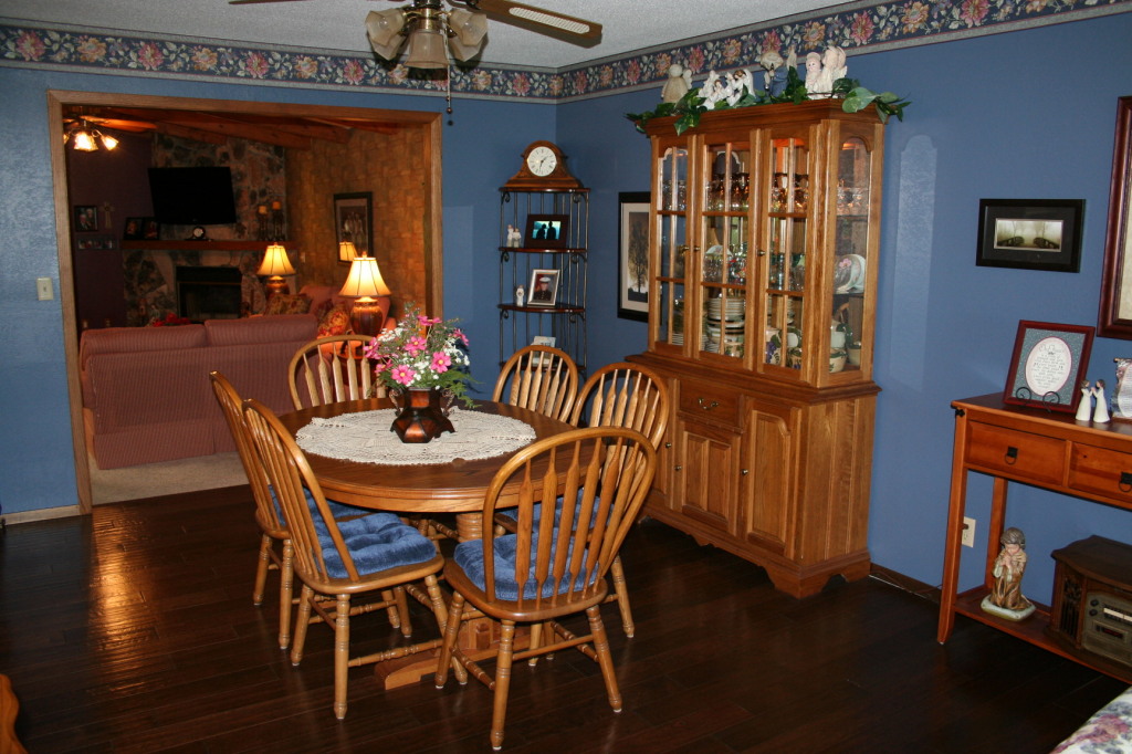 1125 CHALKSTONE Dr