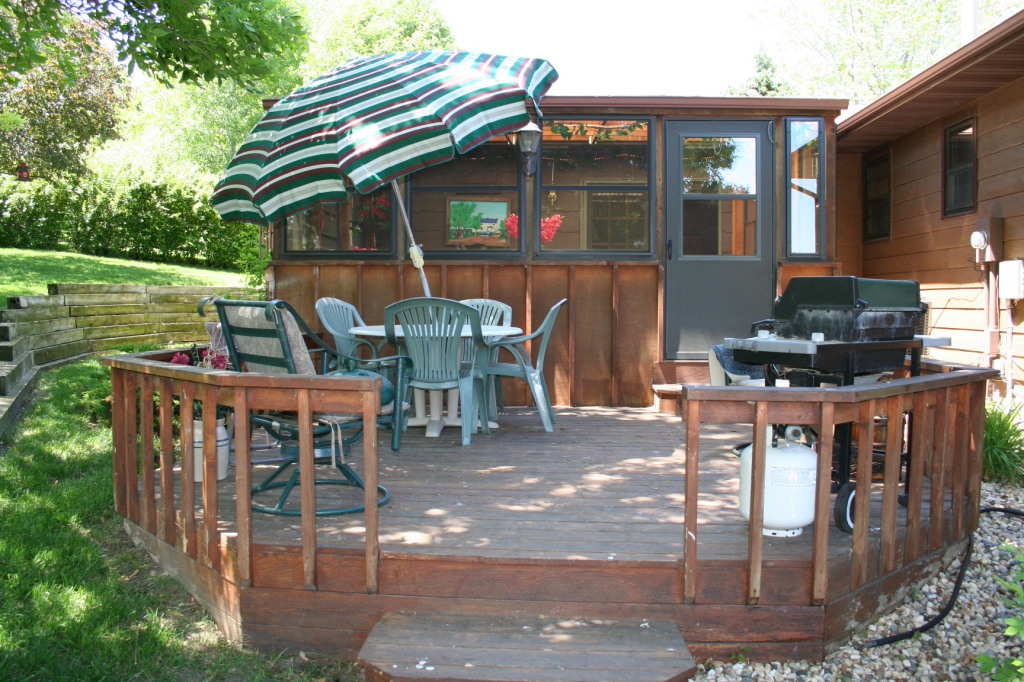 1125 CHALKSTONE Dr