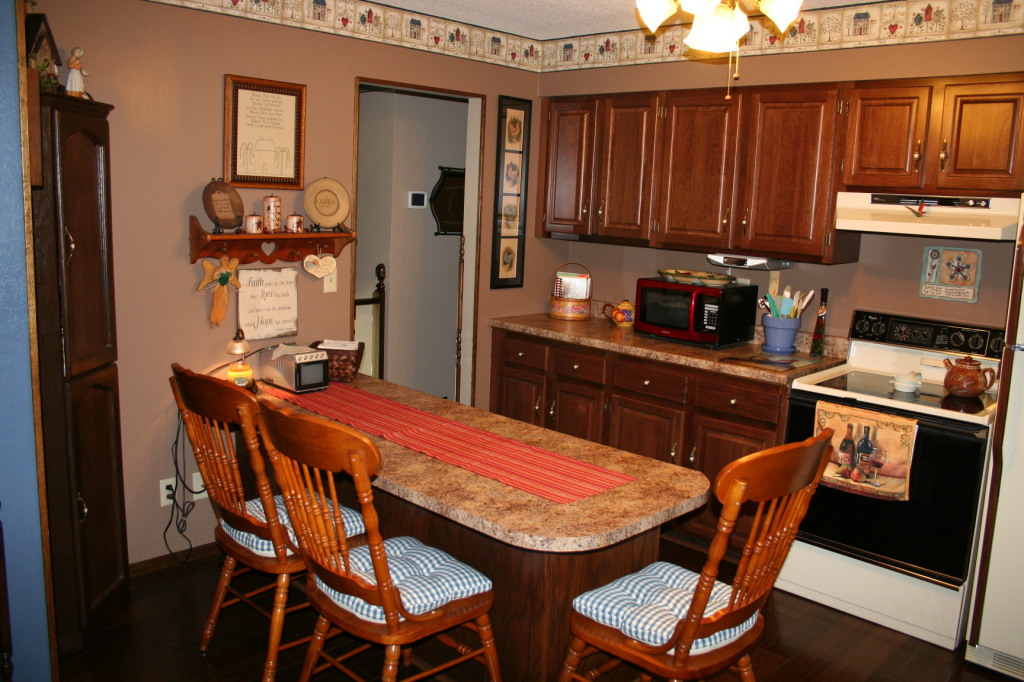 1125 CHALKSTONE Dr