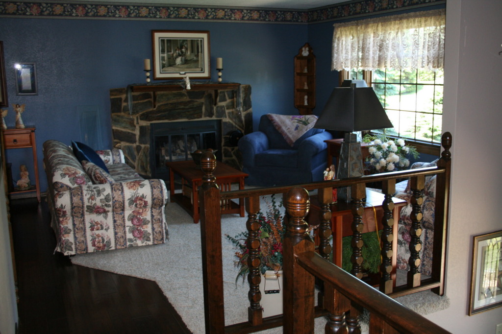 1125 CHALKSTONE Dr