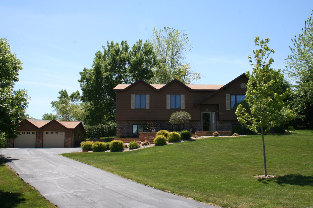 1125 CHALKSTONE Dr