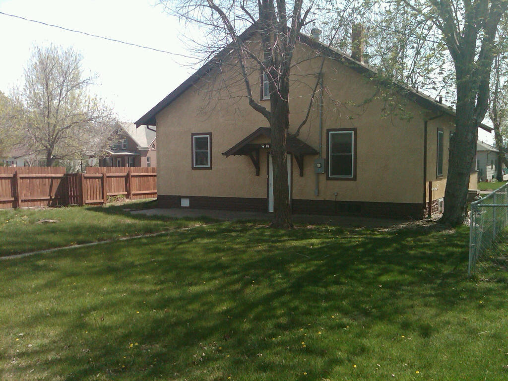 520 E Hanson Ave