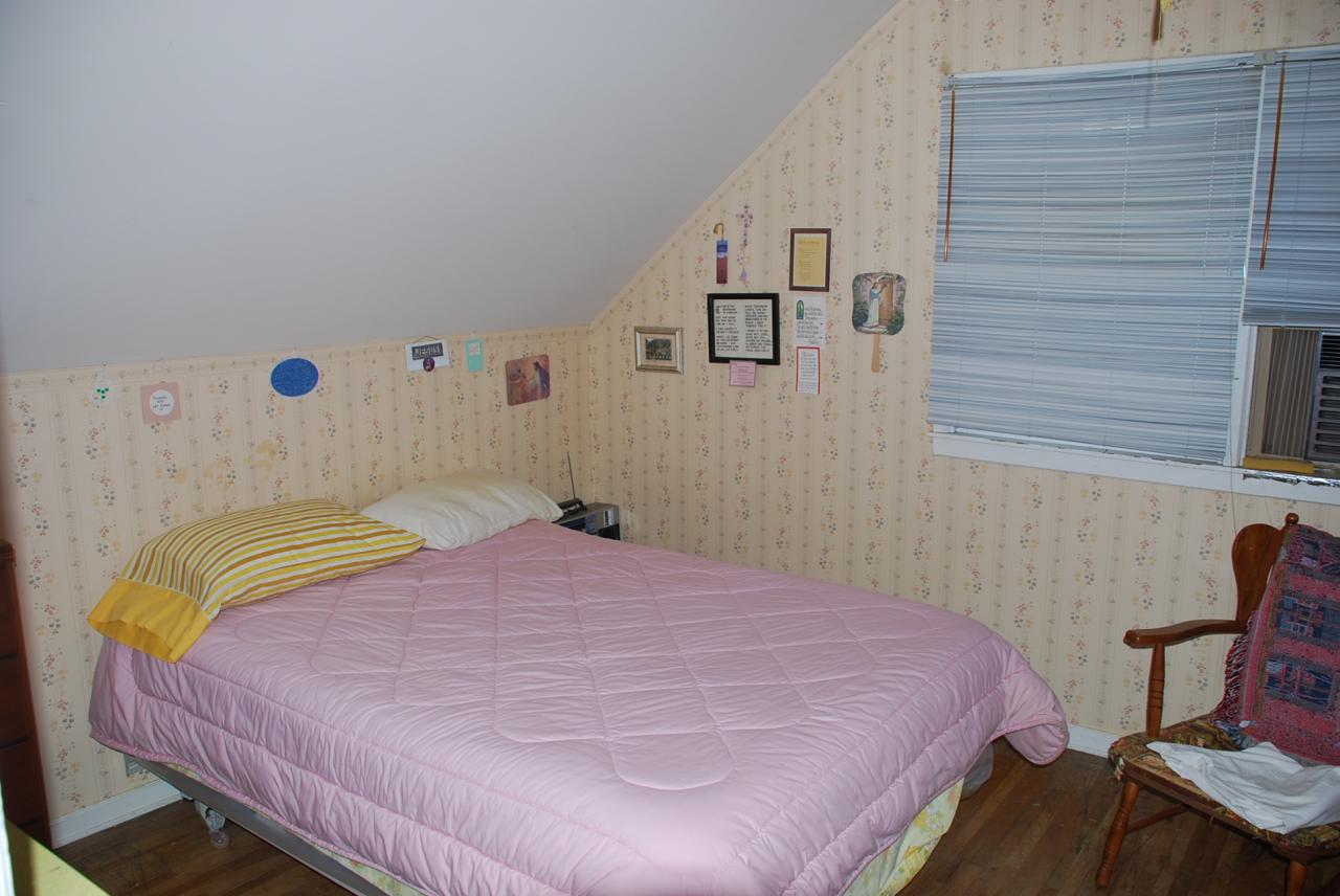 305 E 10TH AVE