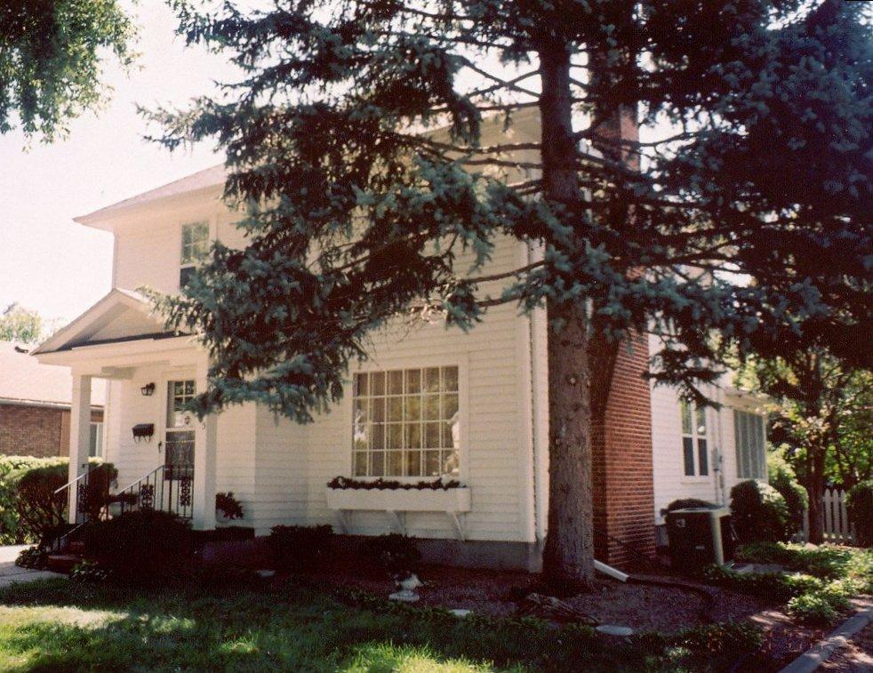 1035 E 5th
