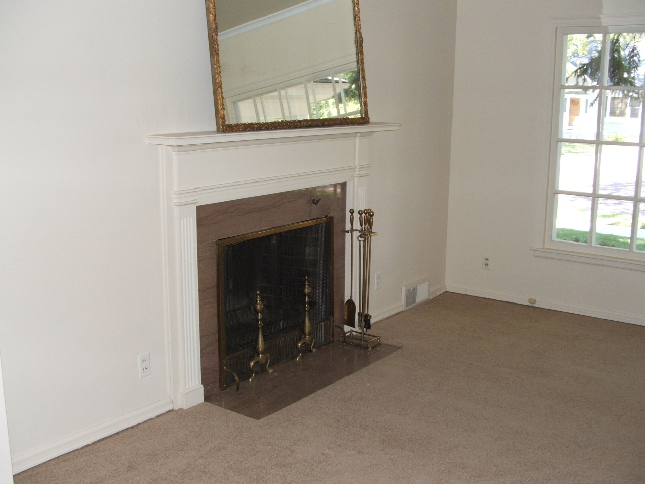 1035 E 5th