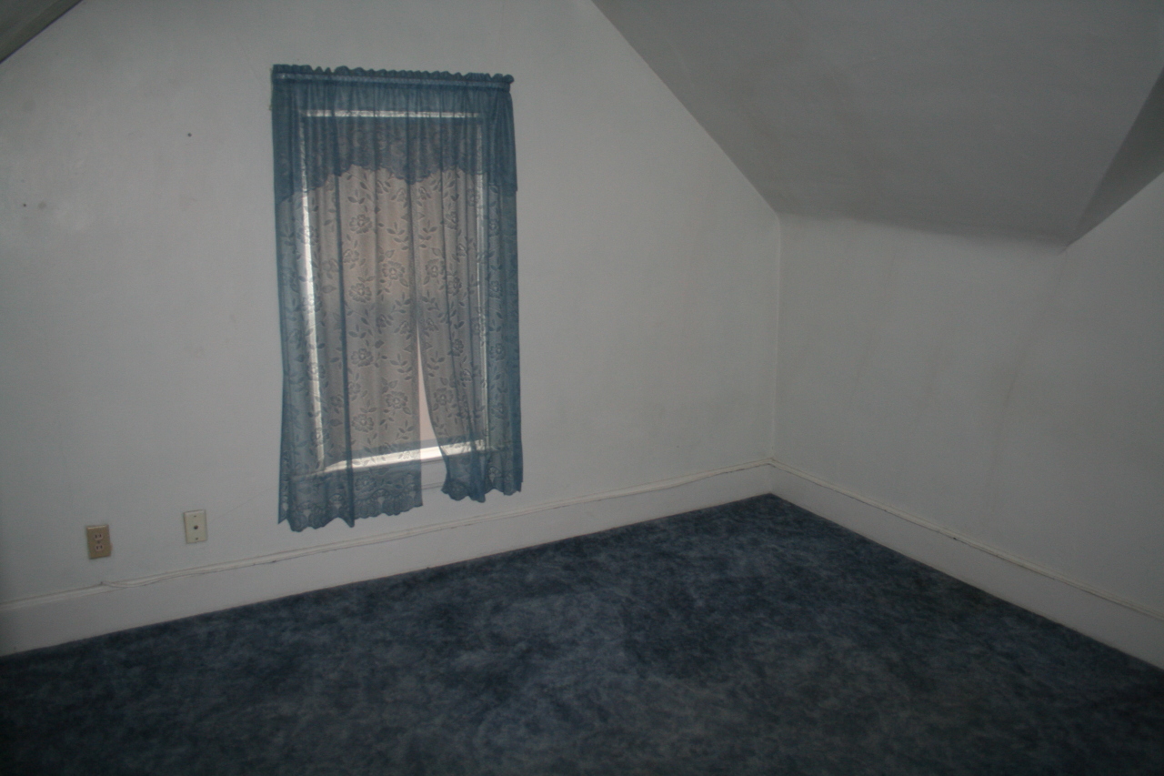 302 E 10TH Ave