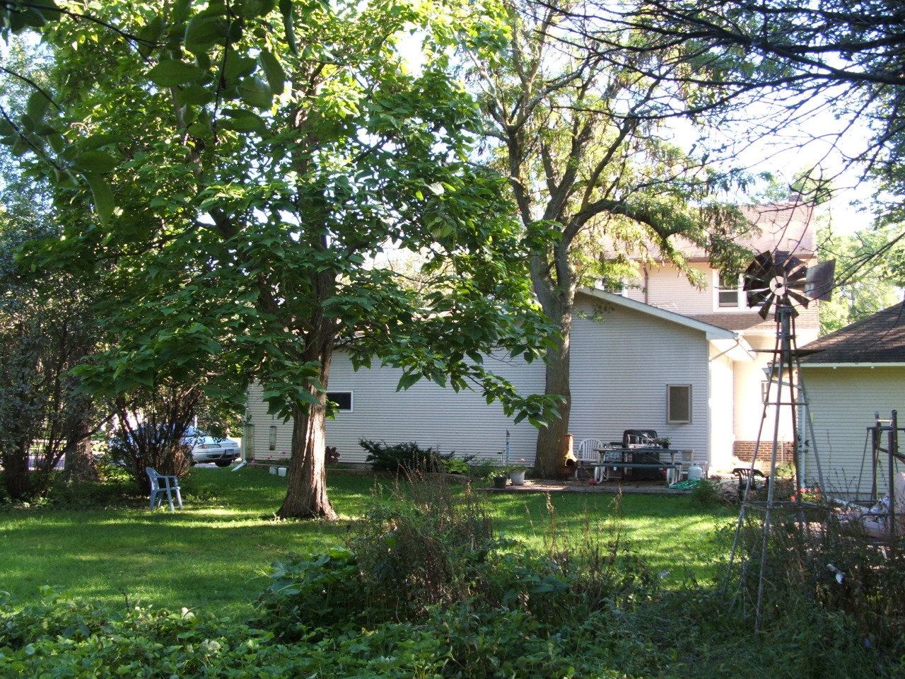 106 E WASHINGTON Ave