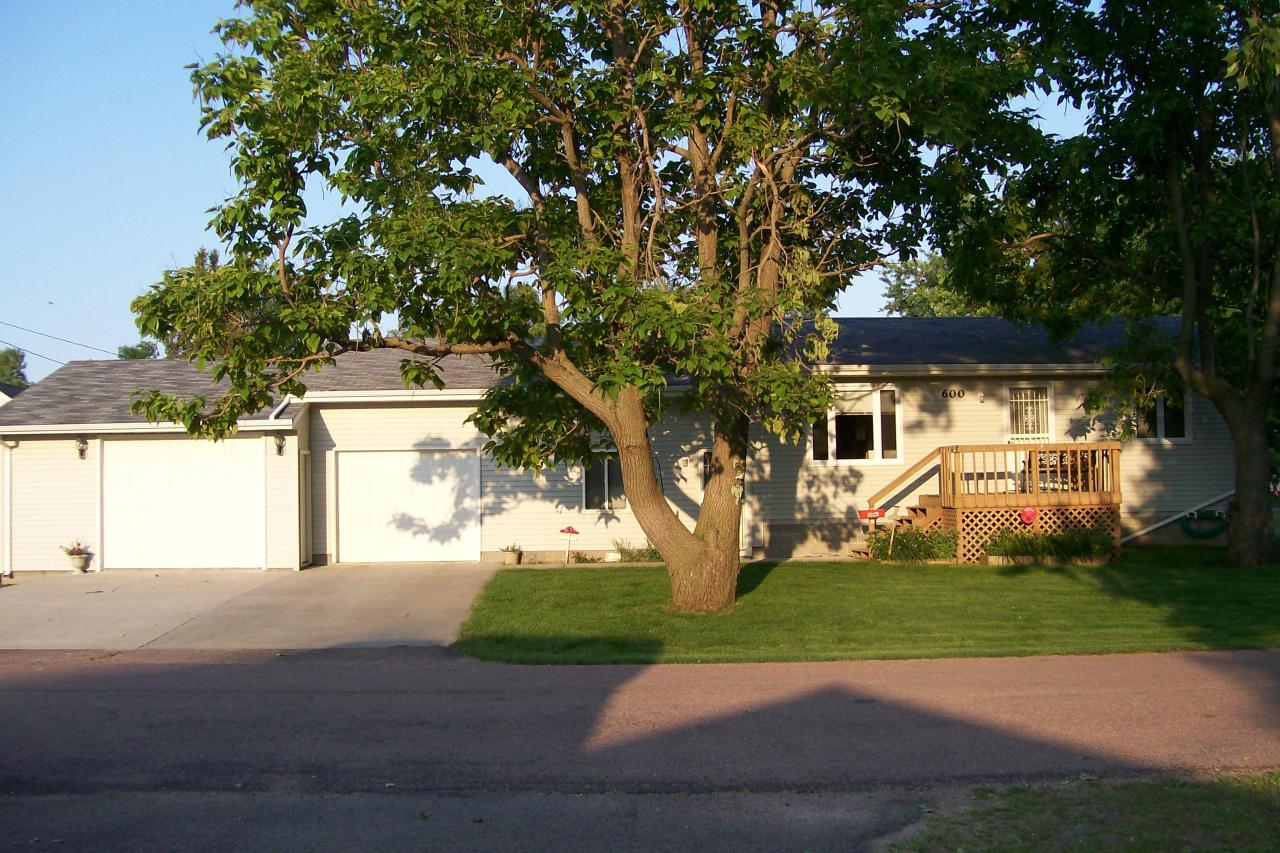600 Cherry St