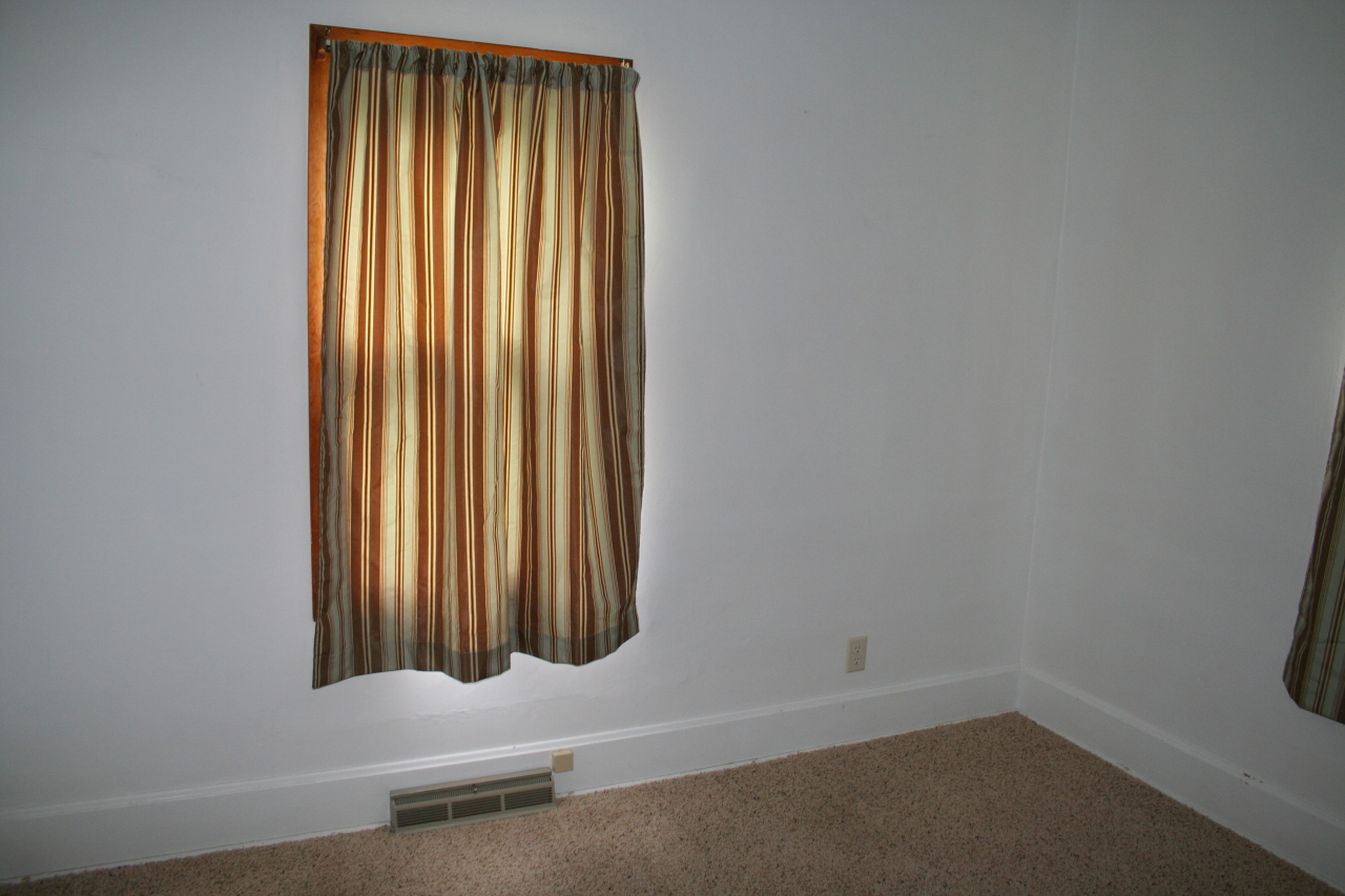 1024 E Hanson