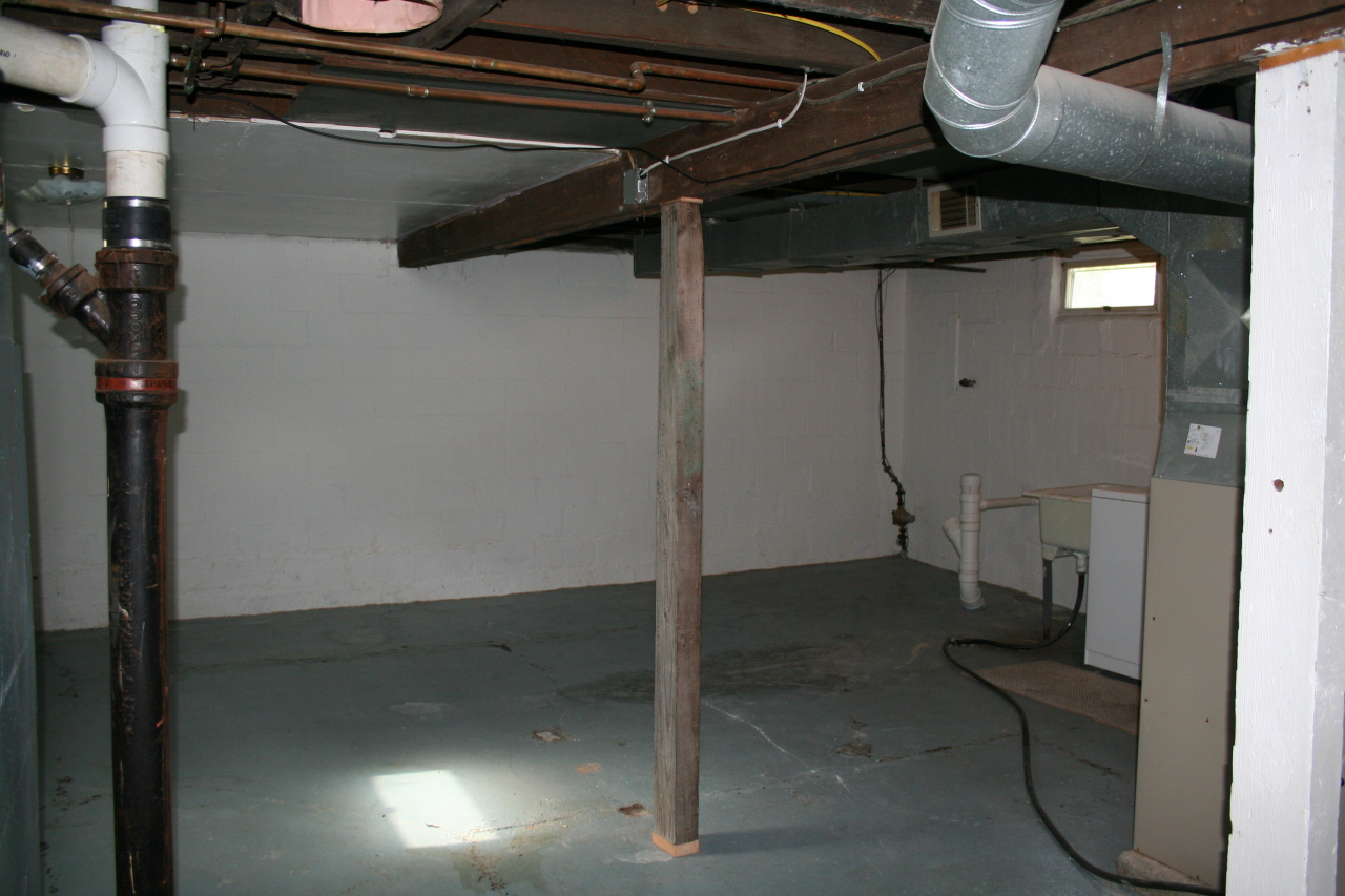 1024 E Hanson