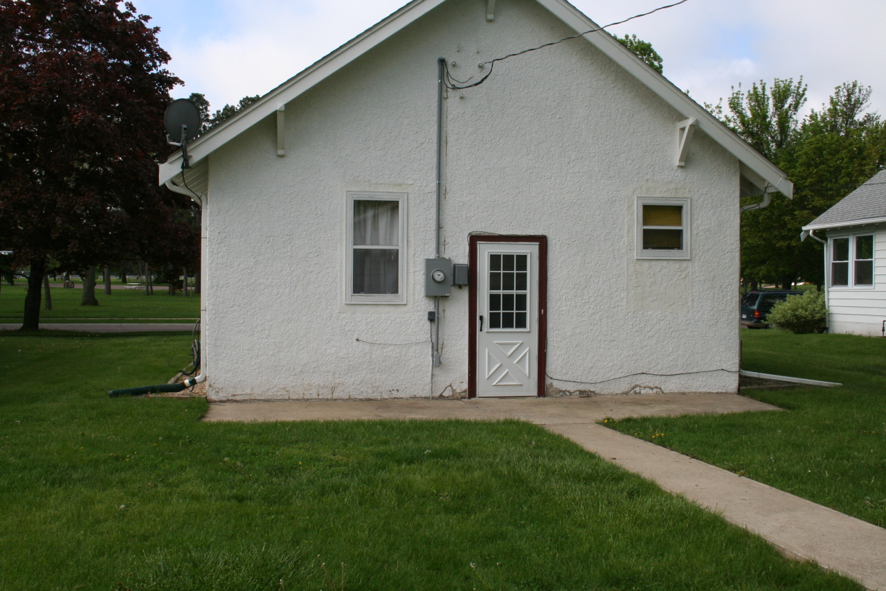 1024 E Hanson