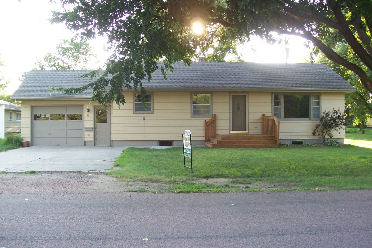 521 Cedar St