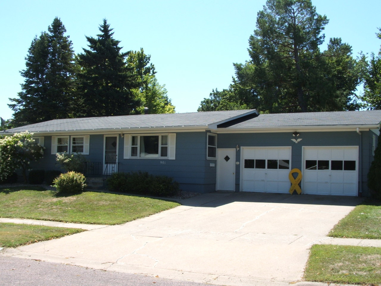 901 W Birch