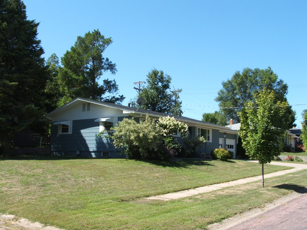 901 W Birch