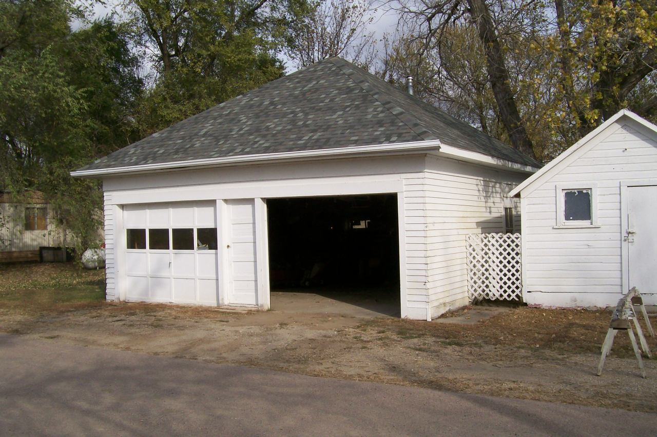 212 Railroad Ave