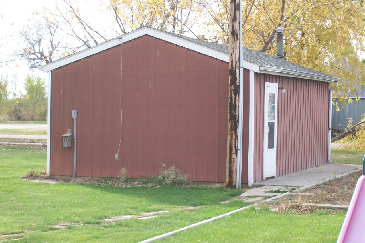 212 Railroad Ave