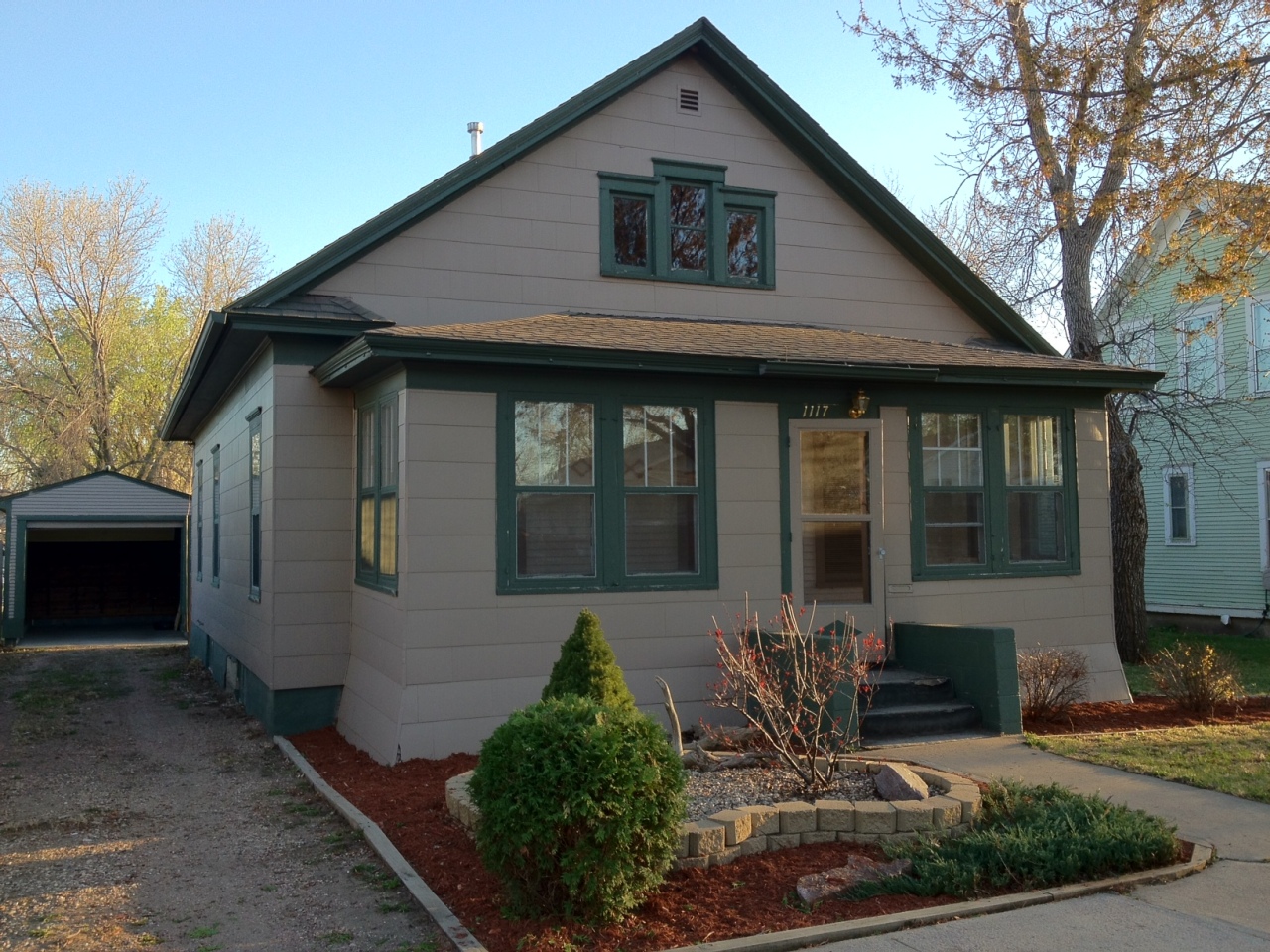 1117 E 3rd Ave