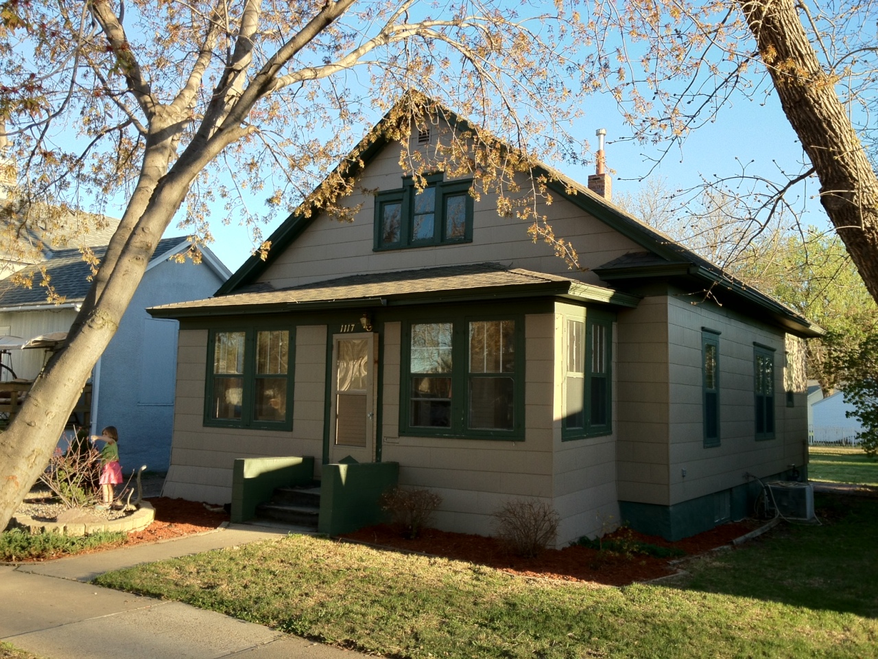 1117 E 3rd Ave