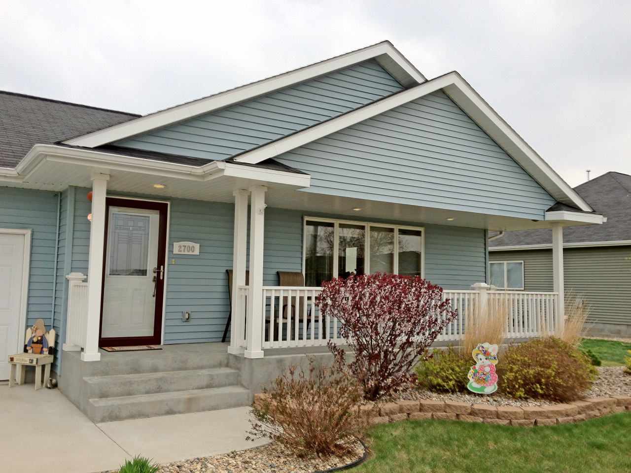 2700 Thunderbird Ave