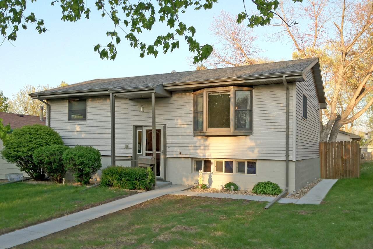 506 S Iowa St