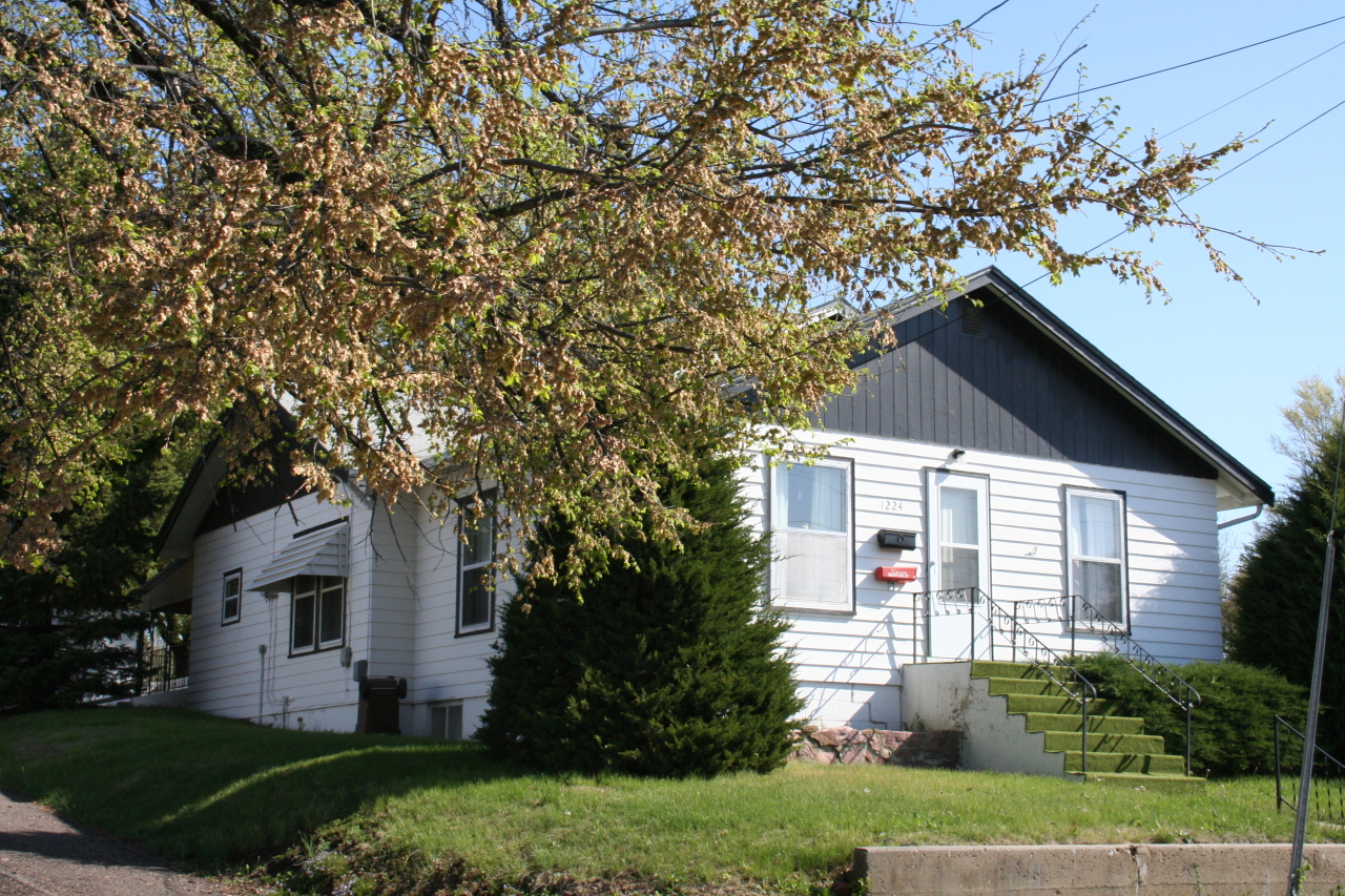1224 W 4th Ave