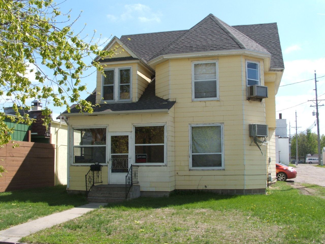409 W Cedar