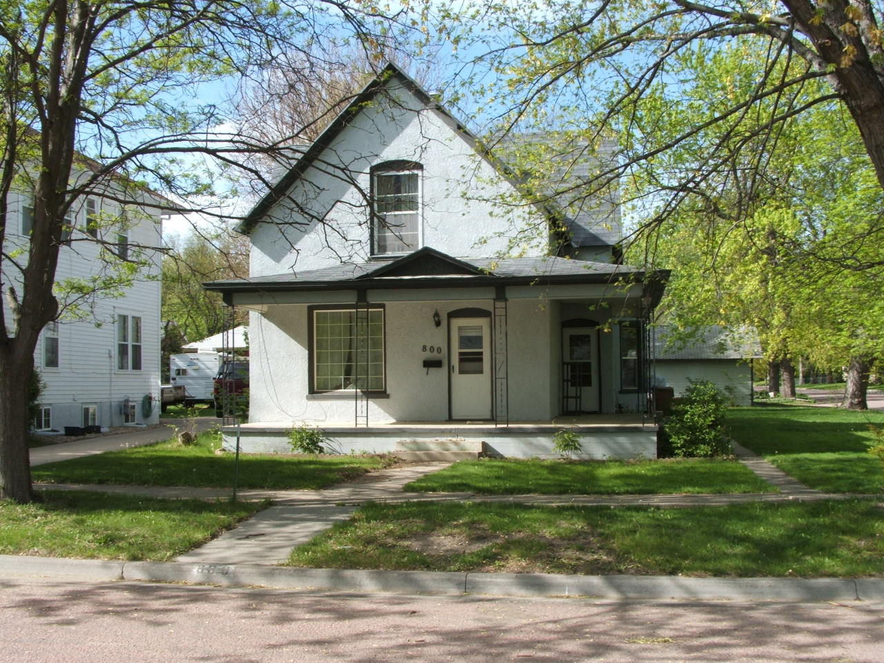 800 W 3rd