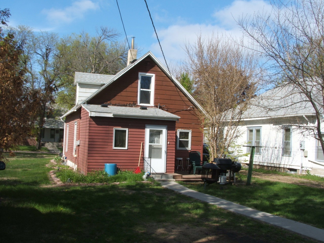705 E 1st