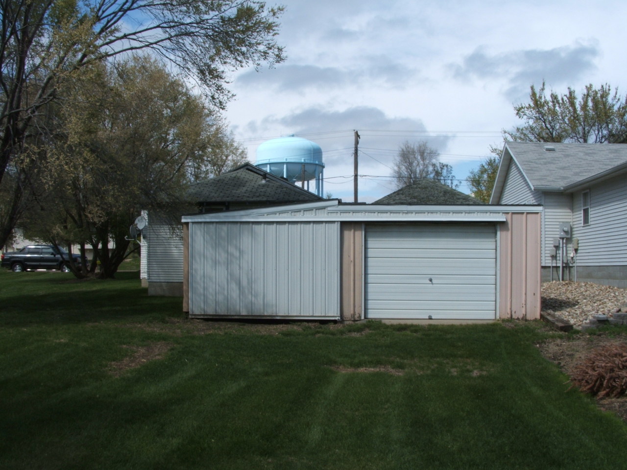 1305 W 4th