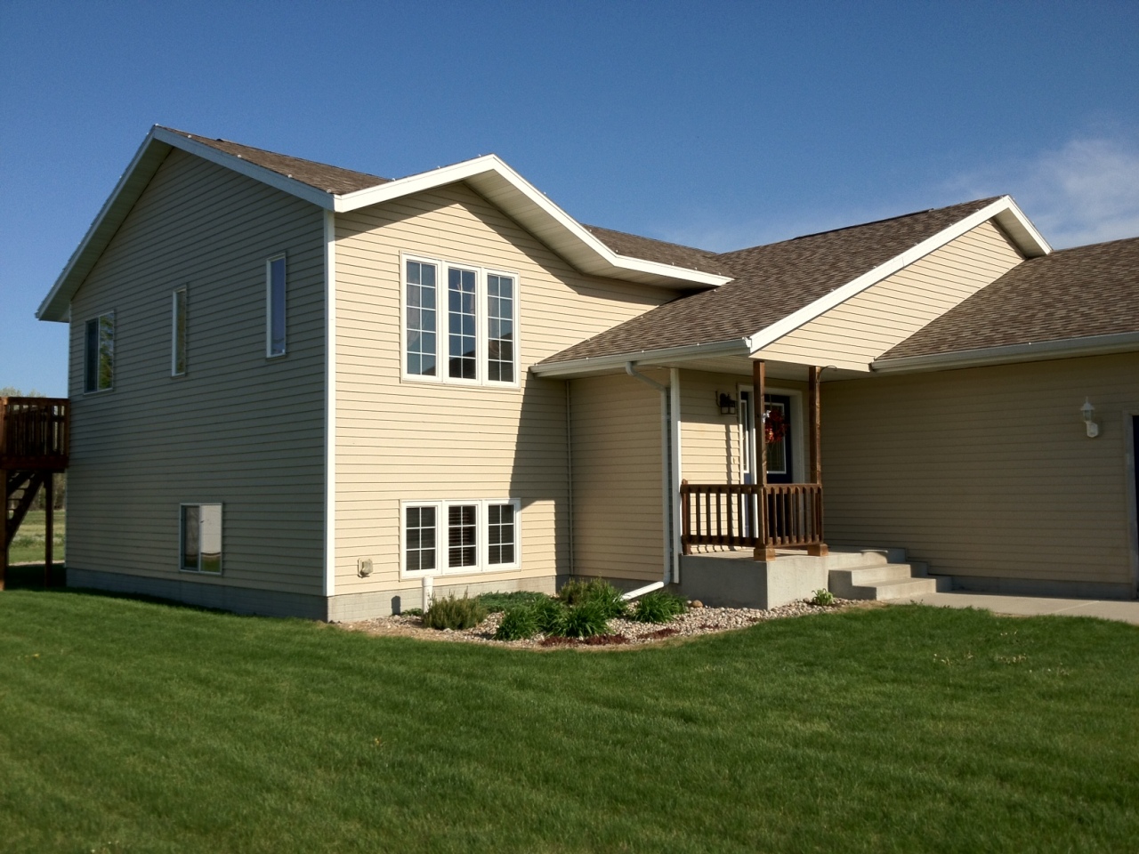 706 N Tibbetts
