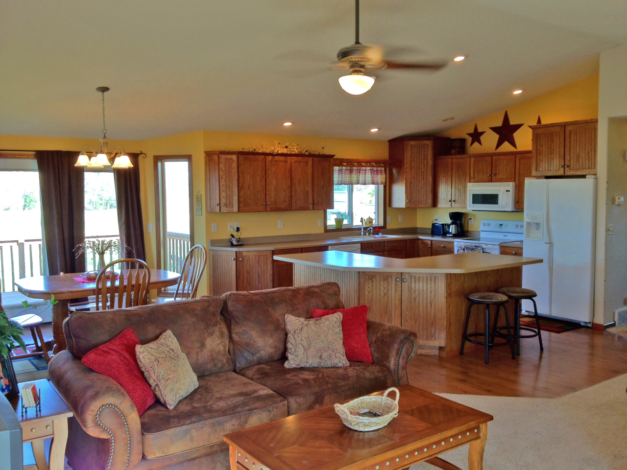 706 N Tibbetts